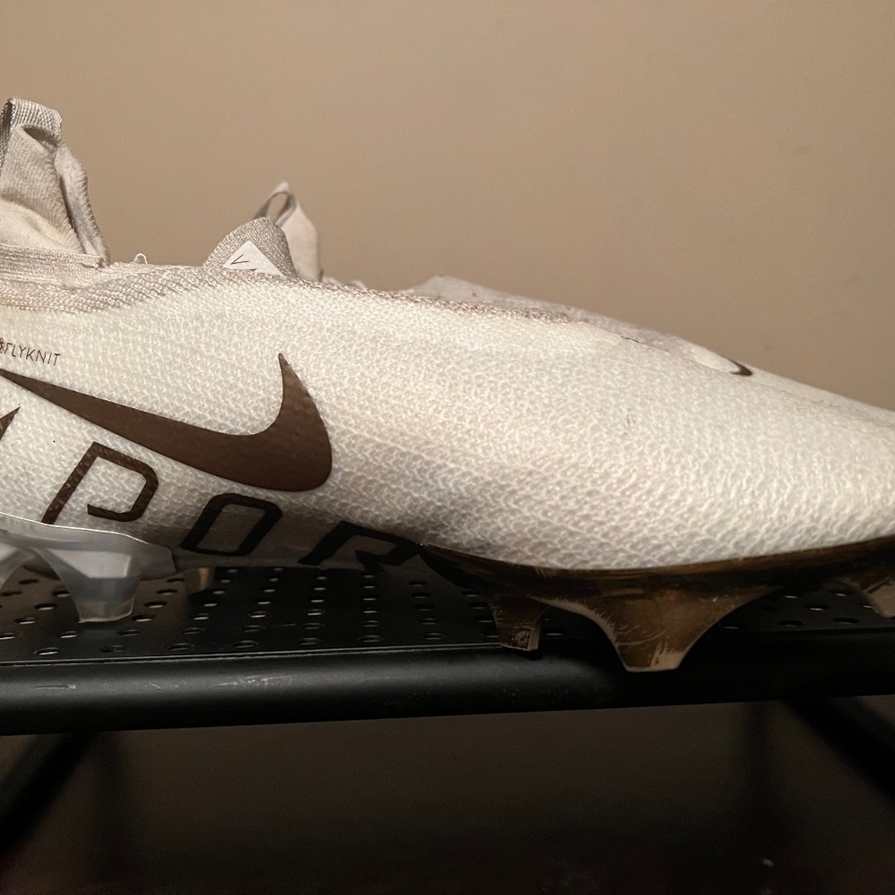 Men’s Nike Vapor Flyknit Gold Cleats Size 9